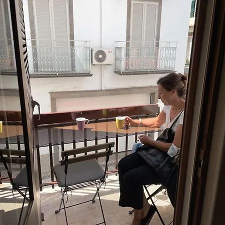 - Garden - Free Parking & Ac Apartment