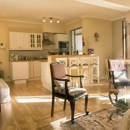 Apartment - Garden - Free Parking & Ac