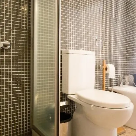 Apartment - Garden - Free Parking & Ac